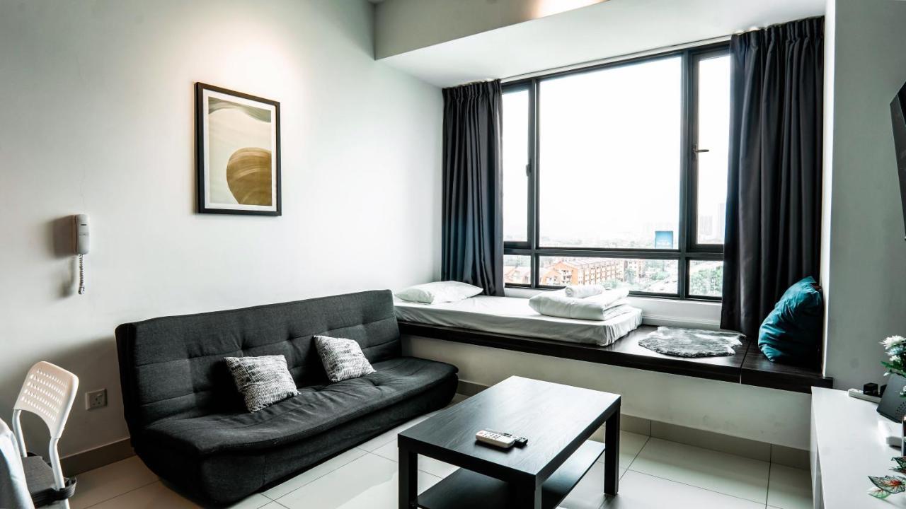 Greenfield Residence Bandar Sunway By Airhost Петалинг-Джая Экстерьер фото